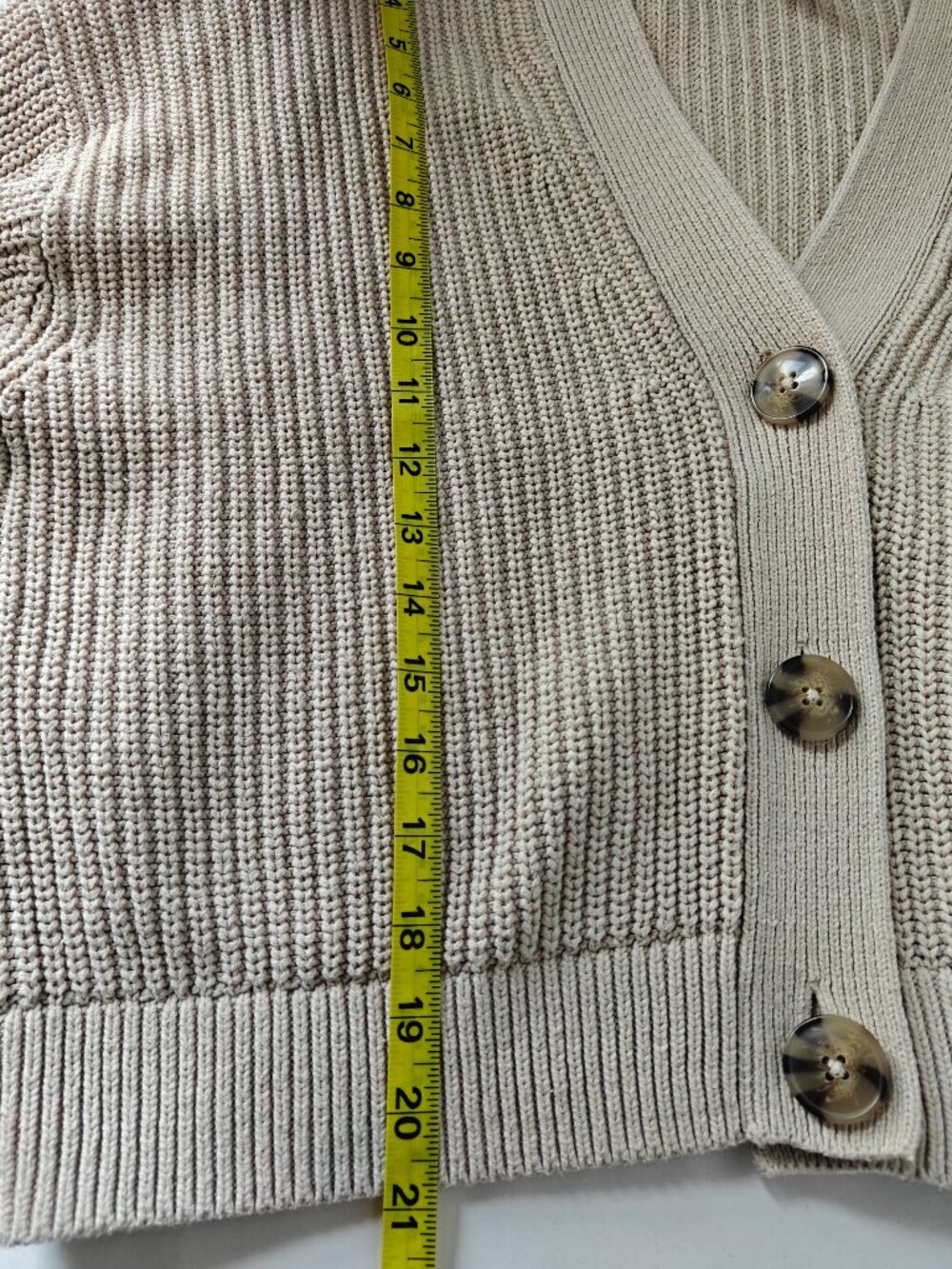 H&M Chunky Ribbed Knit Cropped Cardigan Sweater Beige Medium EUC - Picture 7 of 8